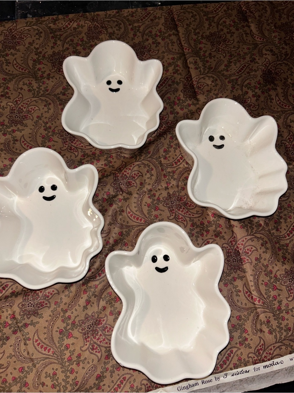 4 celebrate Ghost snack Trinket Dishes New without box